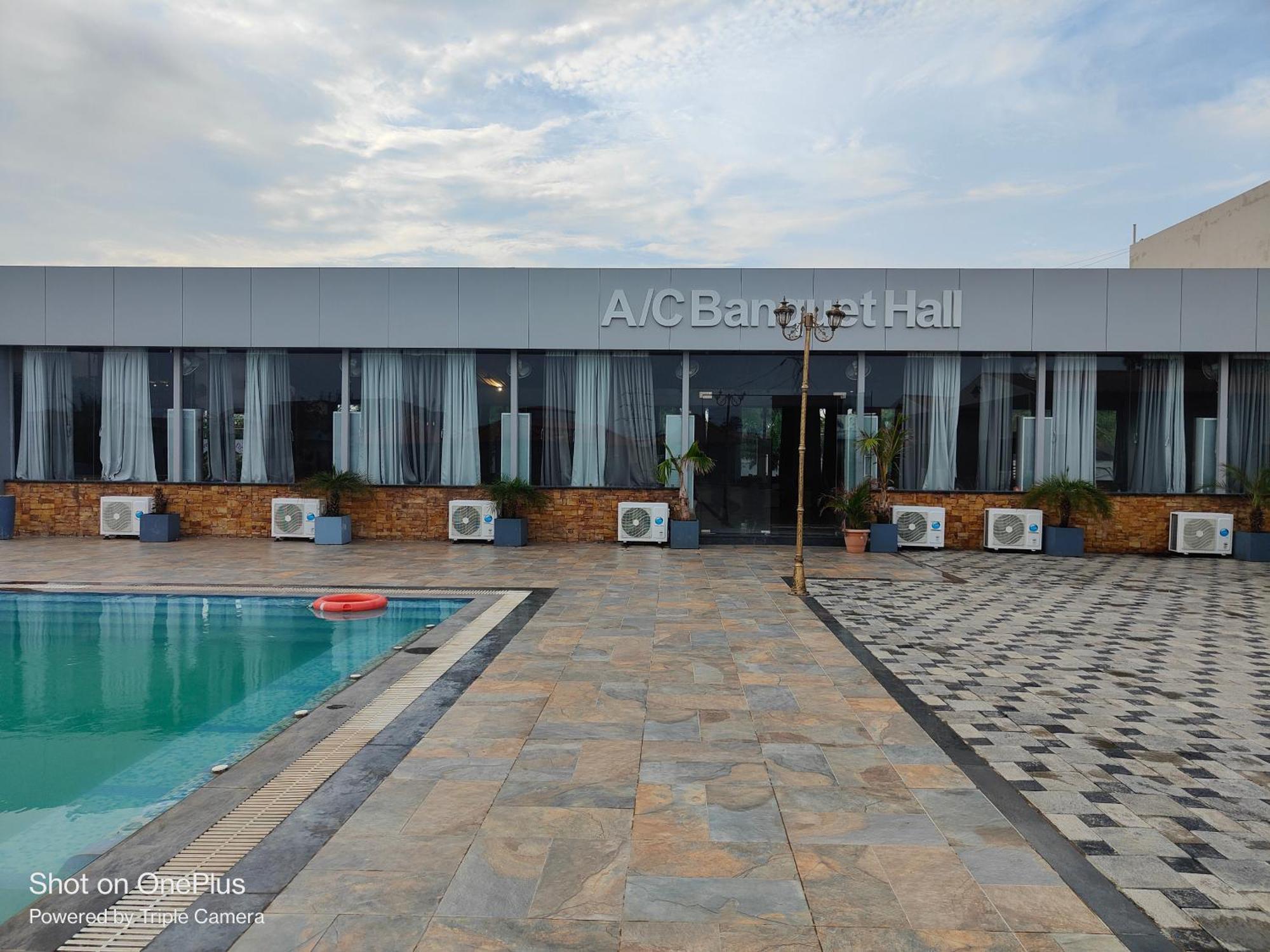 Vss Lawns & Resorts Llp Shahada Exteriör bild