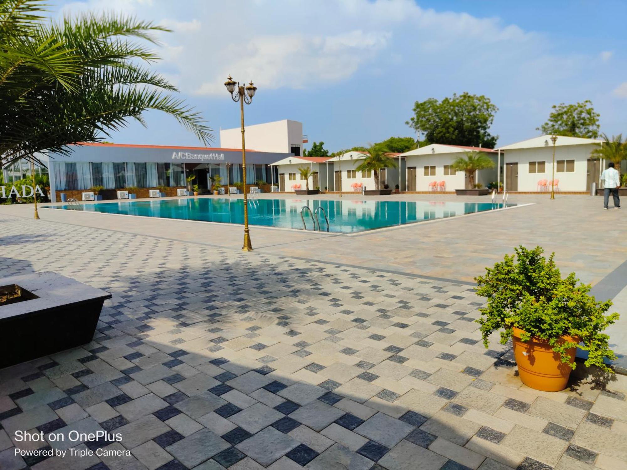 Vss Lawns & Resorts Llp Shahada Exteriör bild