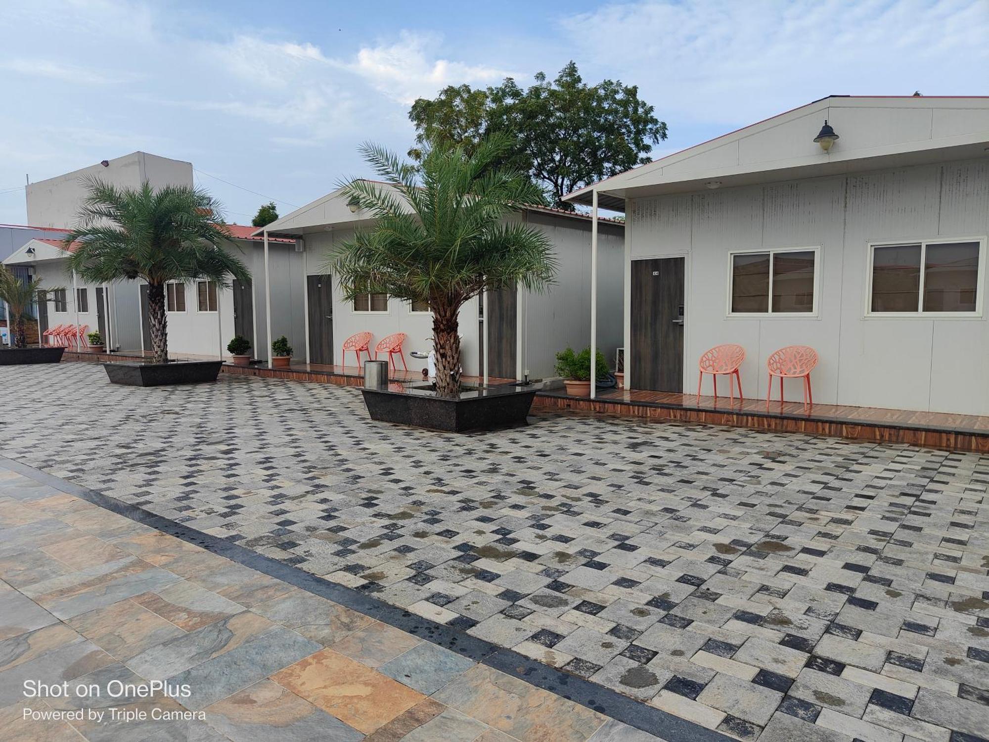 Vss Lawns & Resorts Llp Shahada Exteriör bild